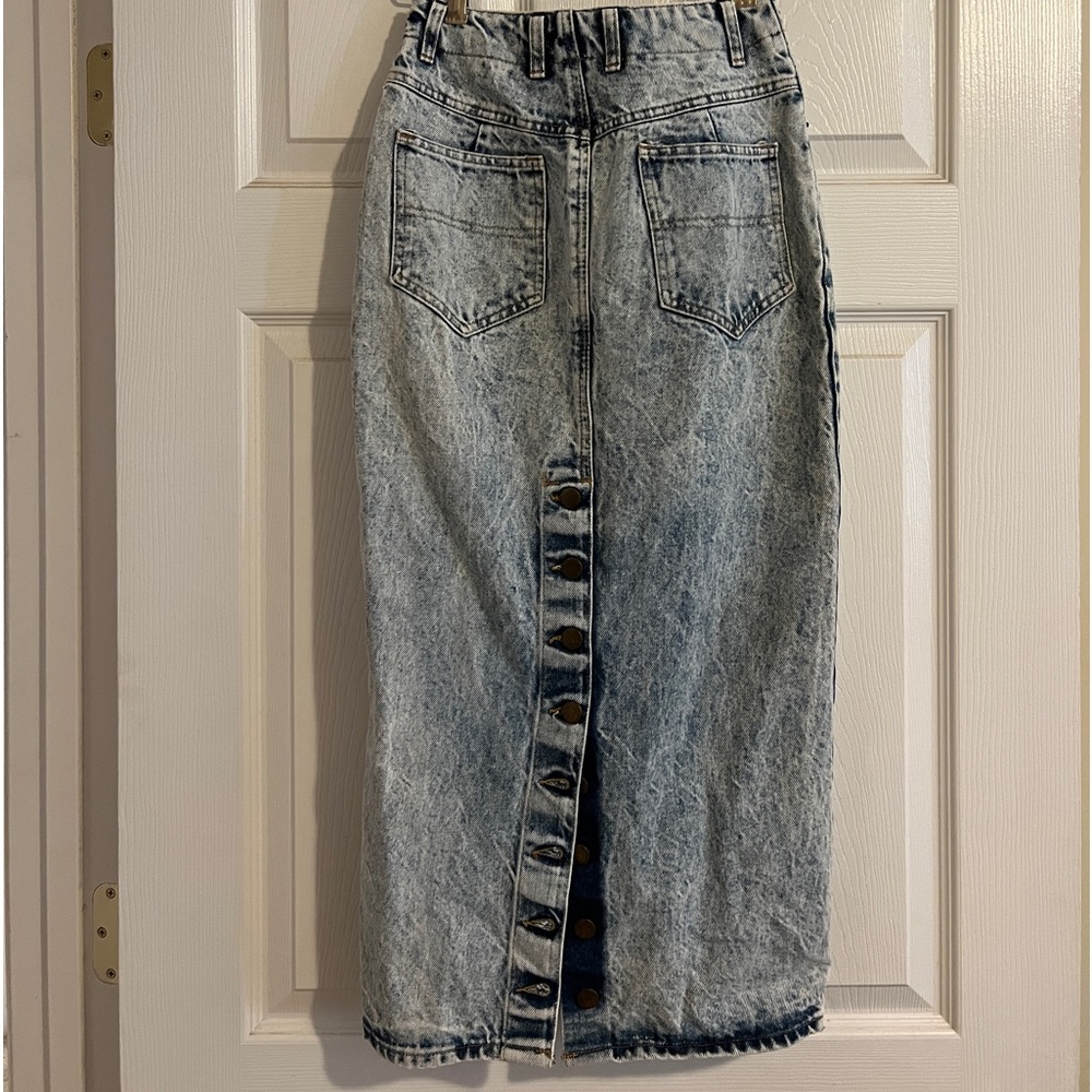 NWT LONG DENIM SKIRT SIZE 3